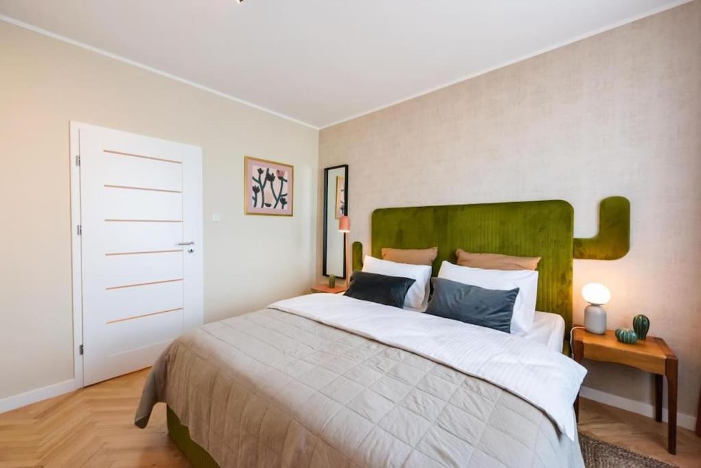 Eclectic City Apartment Near Old Town Varsavia Esterno foto