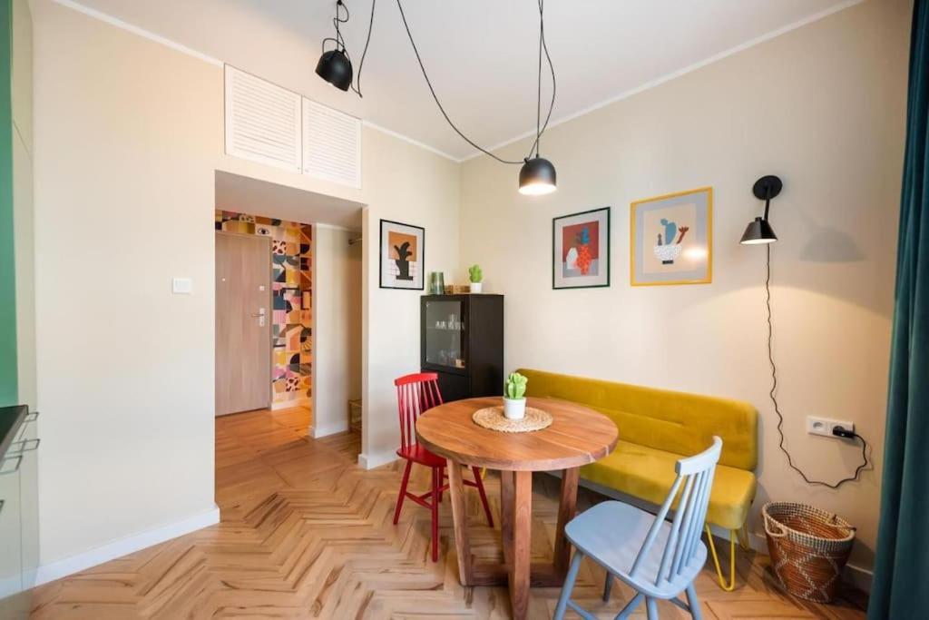 Eclectic City Apartment Near Old Town Varsavia Esterno foto