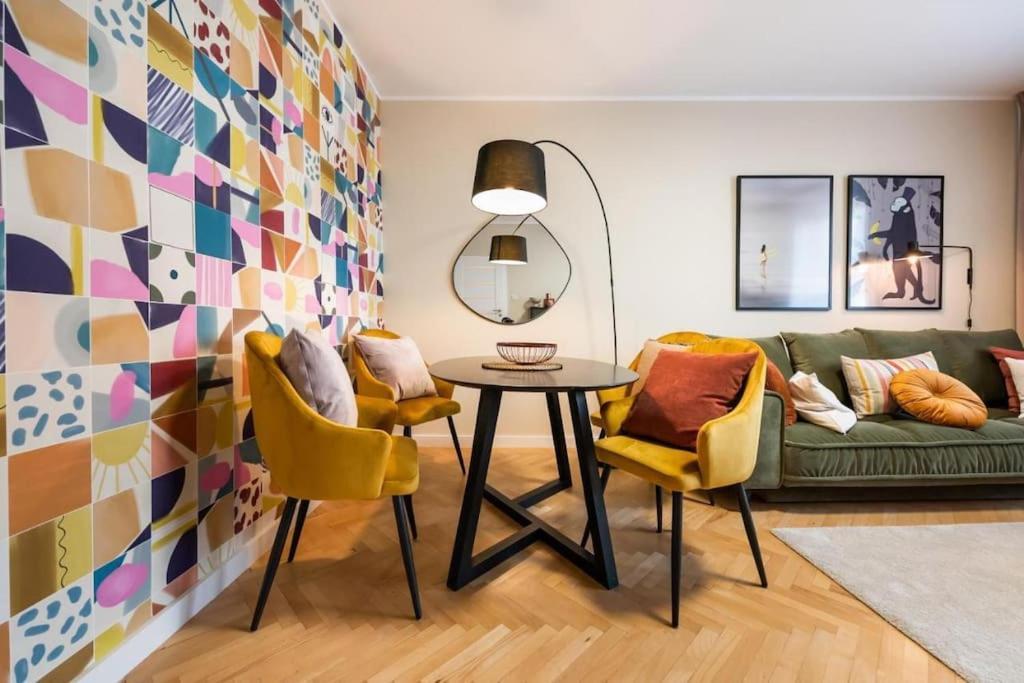 Eclectic City Apartment Near Old Town Varsavia Esterno foto