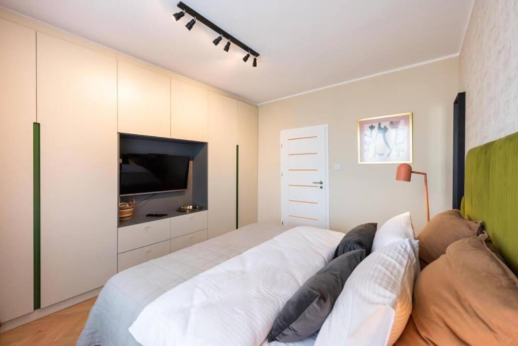 Eclectic City Apartment Near Old Town Varsavia Esterno foto