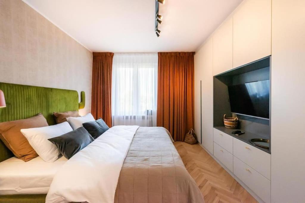 Eclectic City Apartment Near Old Town Varsavia Esterno foto